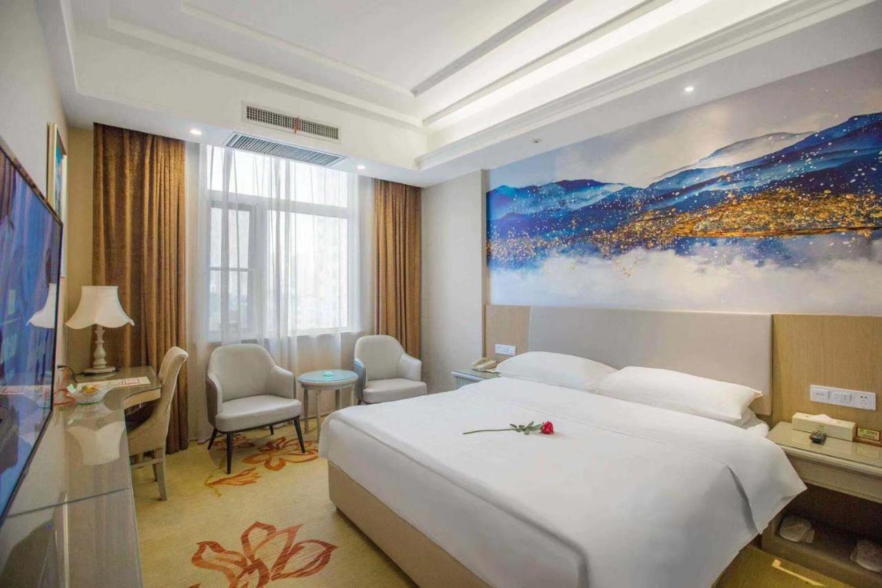 Vienna Hotel Nanyang People Road Bagian luar foto