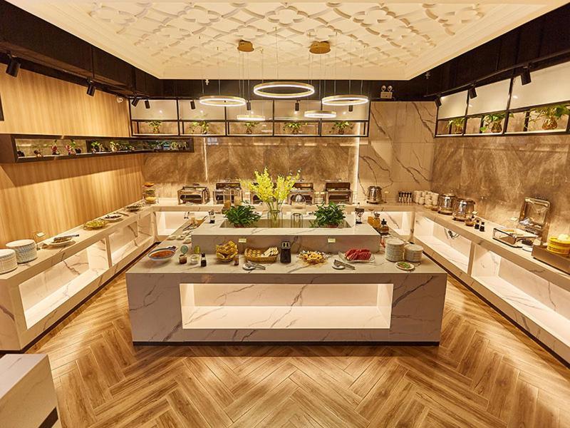Vienna Hotel Nanyang People Road Bagian luar foto